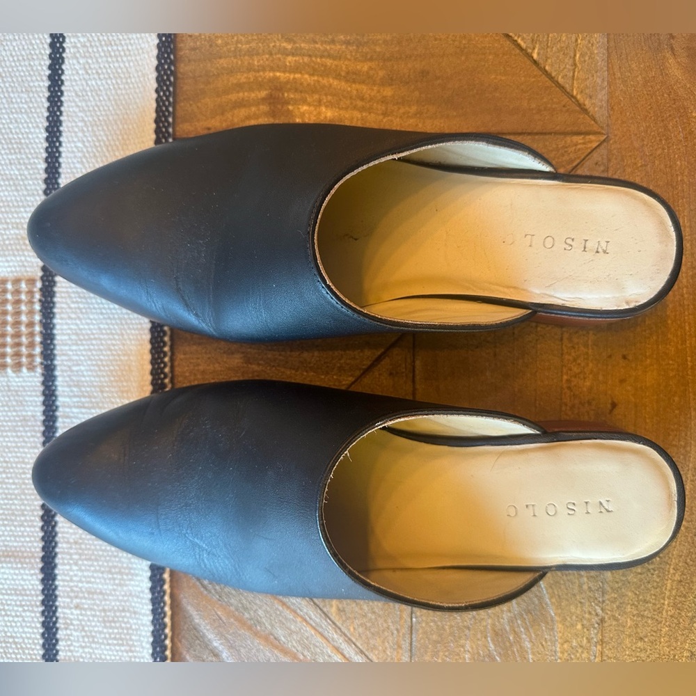 Nisolo Mariella Black Leather Mules